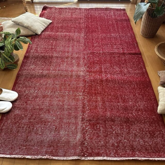 121×205 レッドオーバーダイ ワンカラーラグ トルコヴィンテージラグ