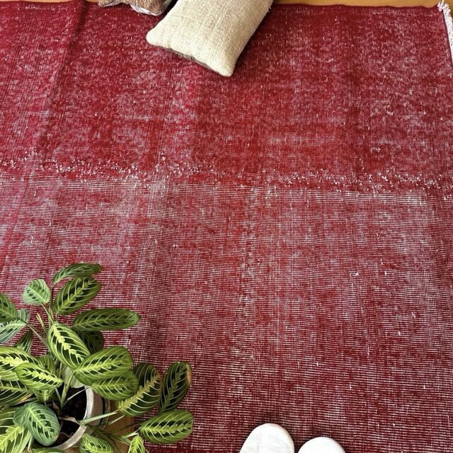 121×205 レッドオーバーダイ ワンカラーラグ トルコヴィンテージラグ