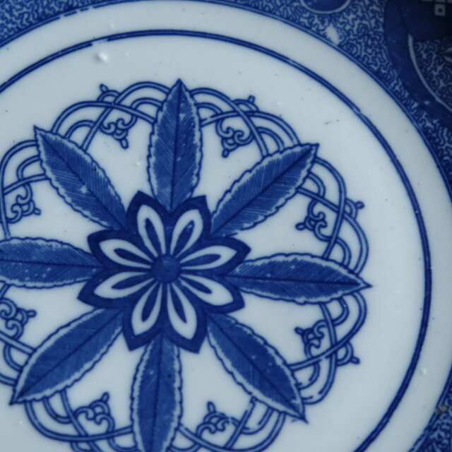 見込みに花文様◇瀬戸焼 花唐草文印判大皿 骨董・antiques 明治〜大正