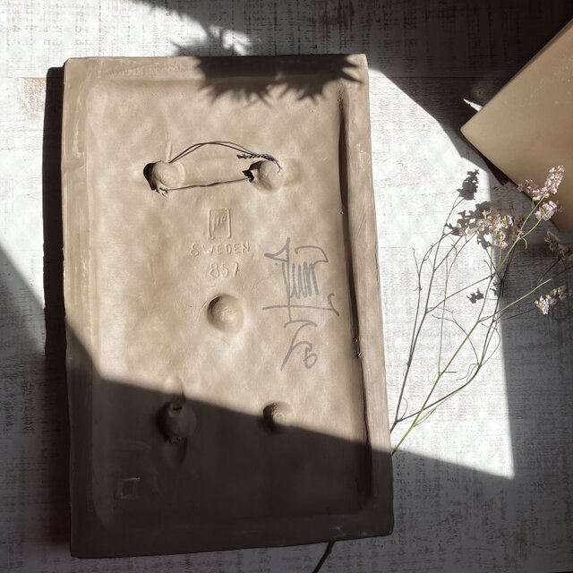 北欧＊白い花の陶板／壁飾り／ジィガントフタ／Jie Gantofta | iichi