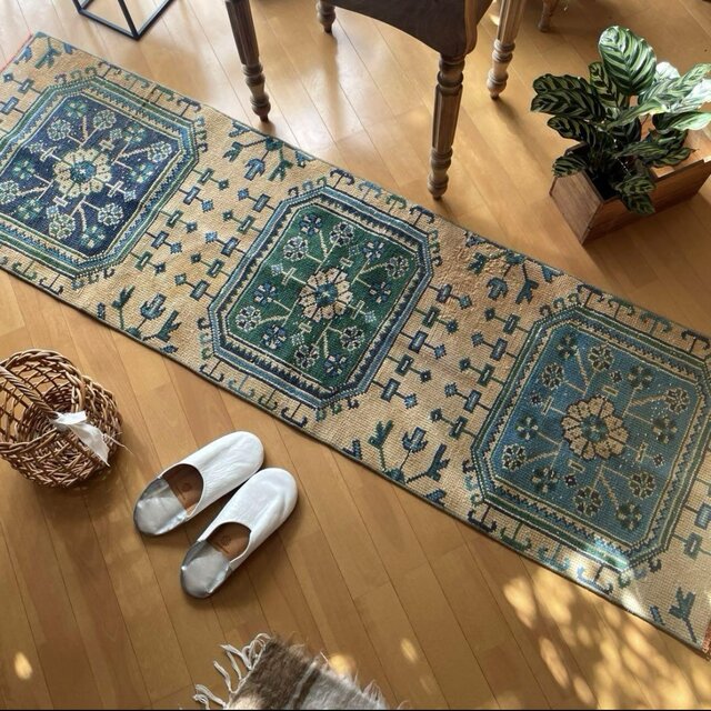 56×187 ロングランナーラグ 大きなボタニカル柄 トルコヴィンテージ