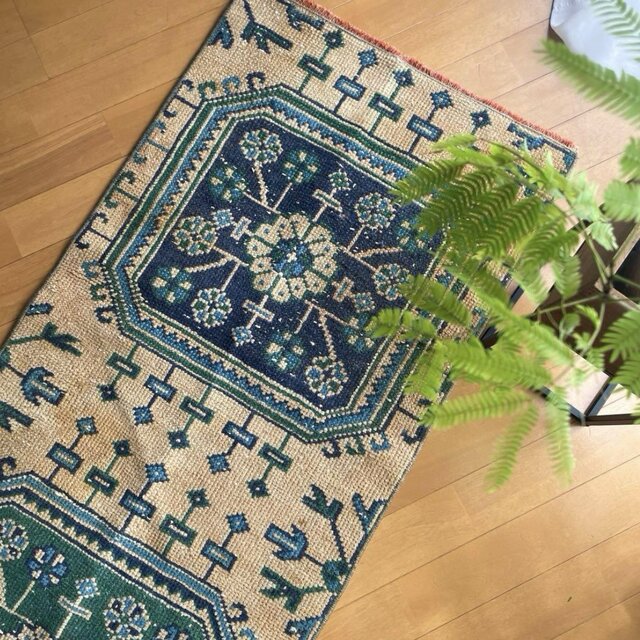 56×187 ロングランナーラグ 大きなボタニカル柄 トルコヴィンテージ