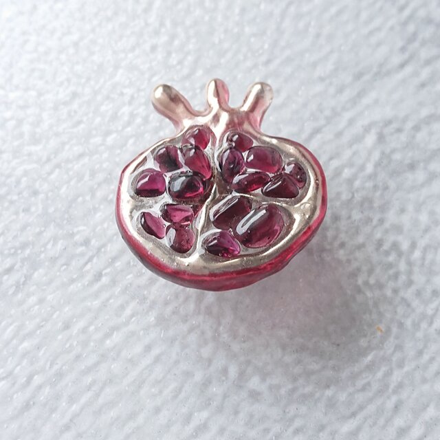 No.73 柘榴石もりもりの柘榴 ブローチ 天然石(ガーネット) ザクロ 赤