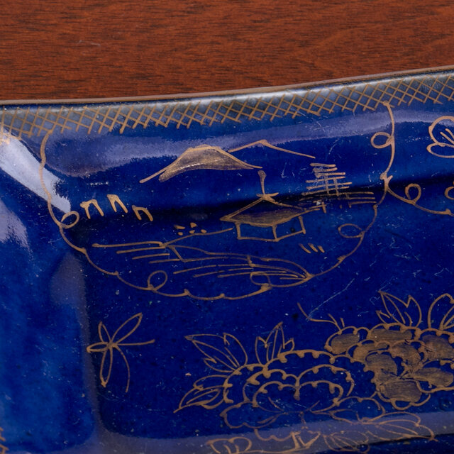 伊万里焼 瑠璃釉 金彩山水牡丹文 長皿 明治時代 D553 | iichi 日々の