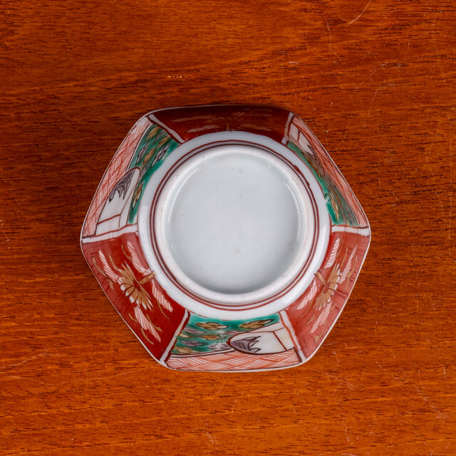 伊万里焼 赤絵唐華文 六角向付 E889 | iichi 日々の暮らしを心地よく