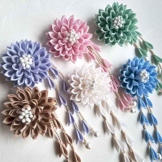 小さなダリアの髪飾り つまみ細工 ピンク クリップ 《成人式、七五三
