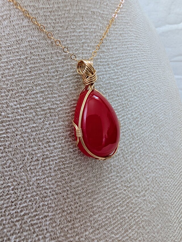インドネシア産 アンダラクリスタル レッド 女神巻き® ペンダント