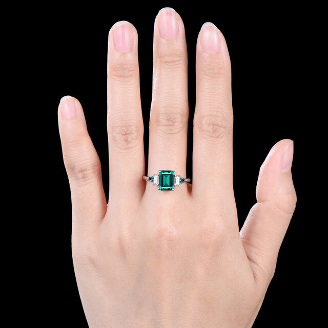 5月の誕生石 エメラルド エンゲージリング 925スターリングシルバー