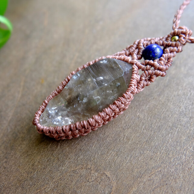 ガネーシュヒマール産 ヒマラヤ水晶 ポイント原石 1点ものマクラメ編み