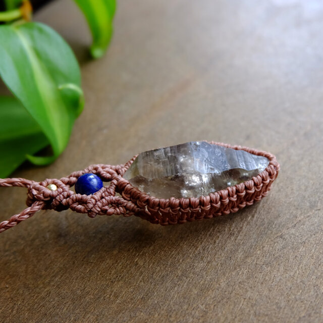 ガネーシュヒマール産 ヒマラヤ水晶 ポイント原石 1点ものマクラメ編み