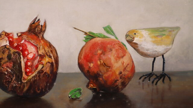 油絵「柘榴と木彫りの小鳥」 | iichi 日々の暮らしを心地よくする
