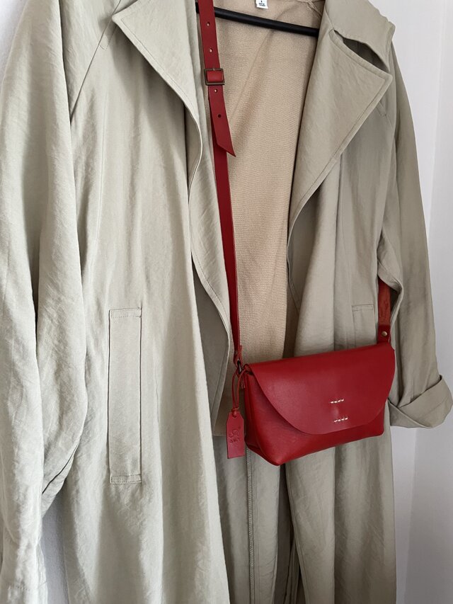 栃木レザーショルダーバッグ クラシックレッド | iichi 日々の暮らしを