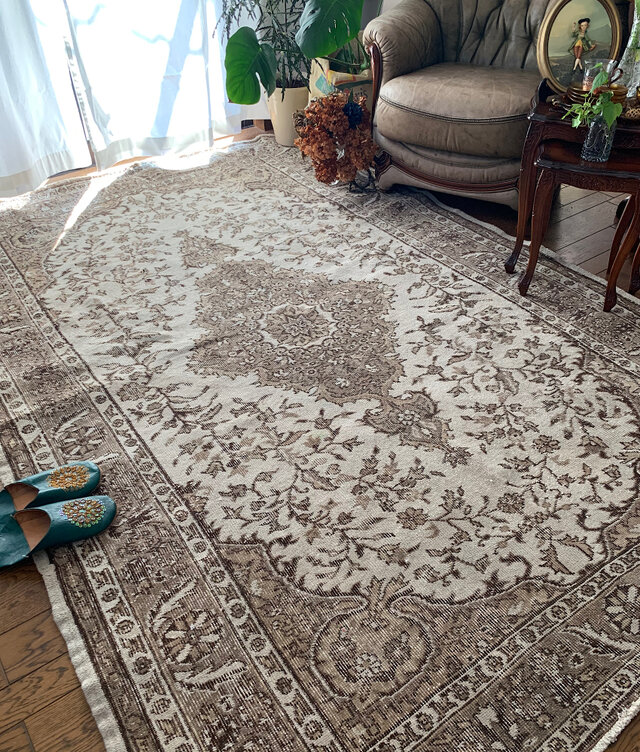 111×185 グレージュオーバーダイ トルコヴィンテージラグ超大判 160.5