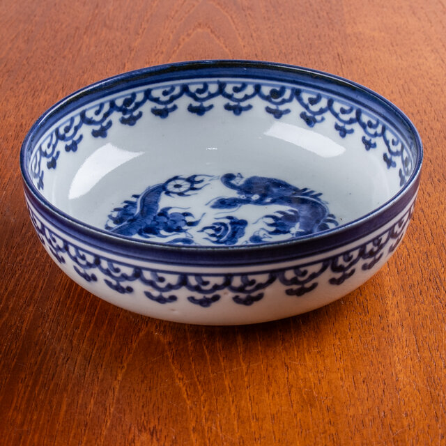 古伊万里 染付 雲龍宝珠文深鉢 江戸後期 | iichi 日々の暮らしを