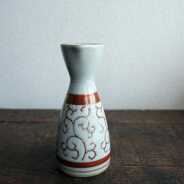 唐草模様で素敵◇九谷焼 赤絵白粒金彩徳利 雷文 酒器 丁寧な暮らしに