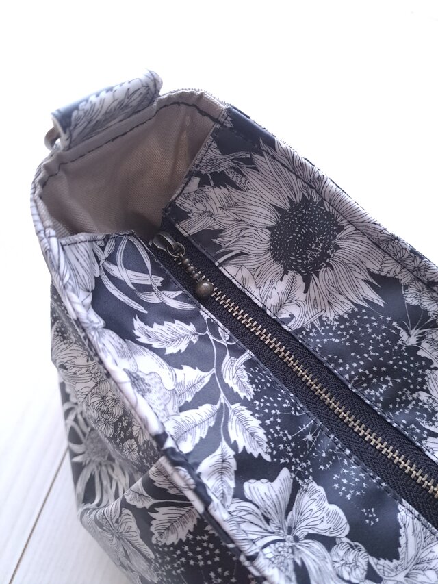 受注製作♪ リバティ ラミネート スイムダンクレア 黒横長ワンハンドル