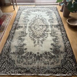 101-109×229 ブラックオーバーダイ ワンカラー トルコヴィンテージラグ