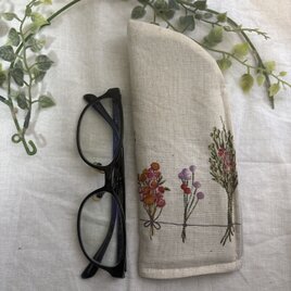ハンドメイド♡メガネケース♡綿麻蝶々刺繍生地黒♡♡スリムタイプ