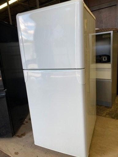 送料込み】冷凍冷蔵庫 YR-12T-WH Amazon.co.jp: 東芝 (120L)2ドア冷凍