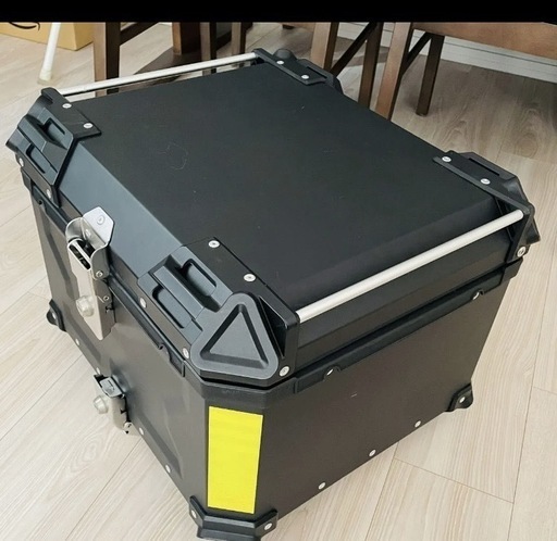 バラ売】軟式グローブ 黒と金 レザー製 ファッション