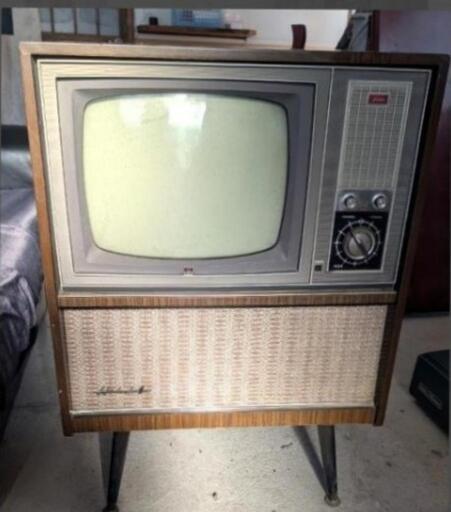 TOSHIBA ブラウン管テレビ 2000年製（中古） TOSHIBA ブラウン管テレビ