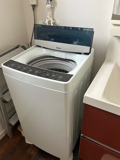 ハイアール（Haier）の全自動洗濯機「JW-C55A」シリーズです (カツ