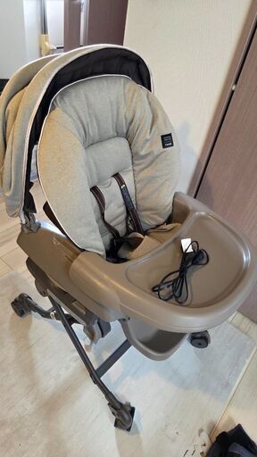 コンビ（Combi）の電動スウィングベッド＆チェア「ネムリラ AUTO SWING