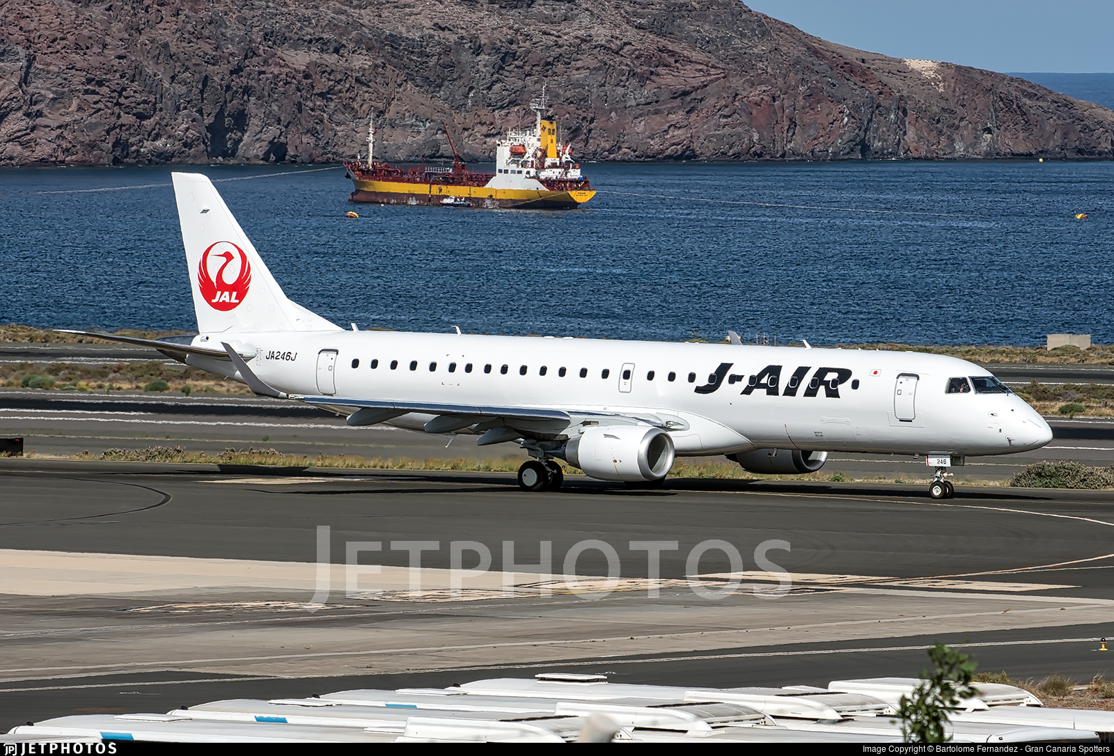 JA246J | Embraer ERJ-190-100STD | Japan Airlines (JAL) | Bartolome