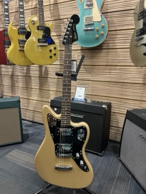 Gear Hunter | Squier Jaguar Contemporary HH ST Shoreline Gold