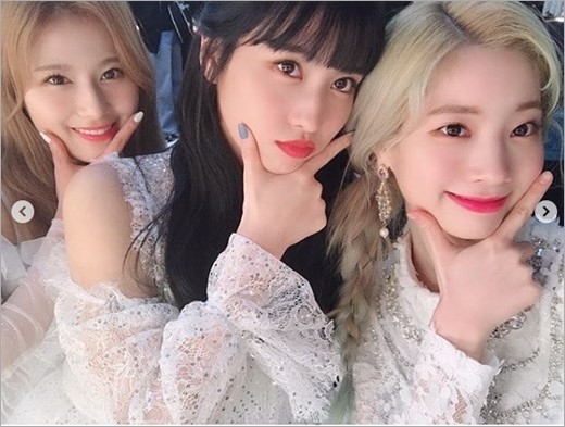 TWICE サナ＆モモ＆ダヒョン、3種類のポーズを公開…妖精のような美貌