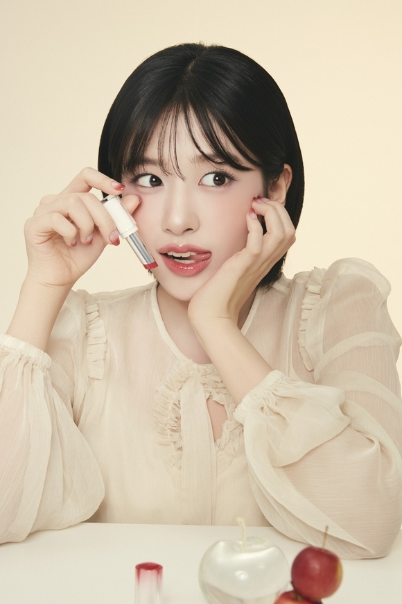 IVE ユジン、韓国コスメ「CLIO」の新グローバルモデルに就任！ - Kstyle