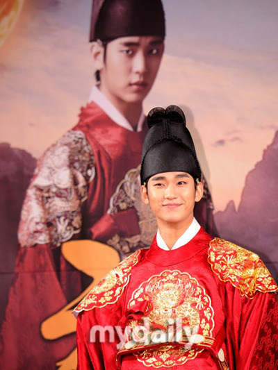 キム・スヒョン「太陽を抱く月」OSTで切ない歌声披露 - Kstyle