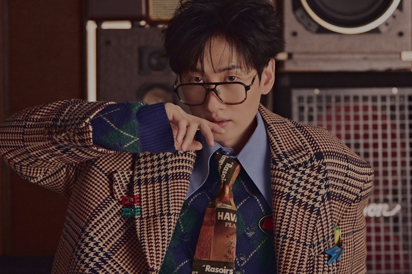 ウニョク、SUPER JUNIOR 20周年を迎えて「僕も20年ぶりに新しい挑戦