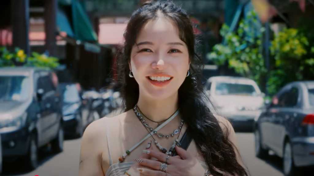 MAMAMOO ソラ、中国語シングル「Floating Free」MV公開…開放的な夏の