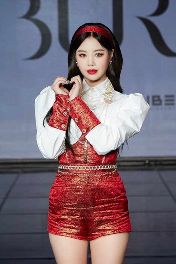 元(G)I-DLE スジン、いじめ疑惑による脱退から約1年…暴露者との法的