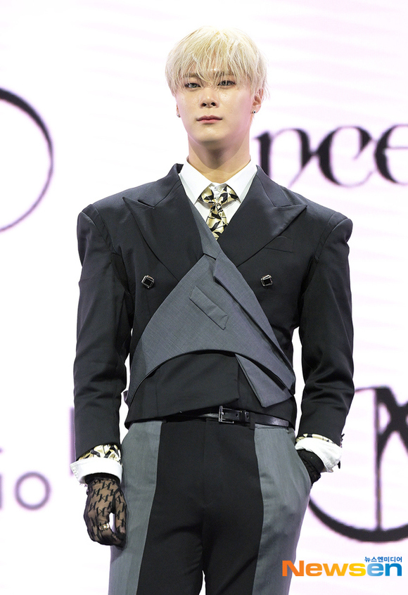 ASTRO ムンビンさん、本日（4/22）出棺…早すぎる別れに追悼続く - Kstyle