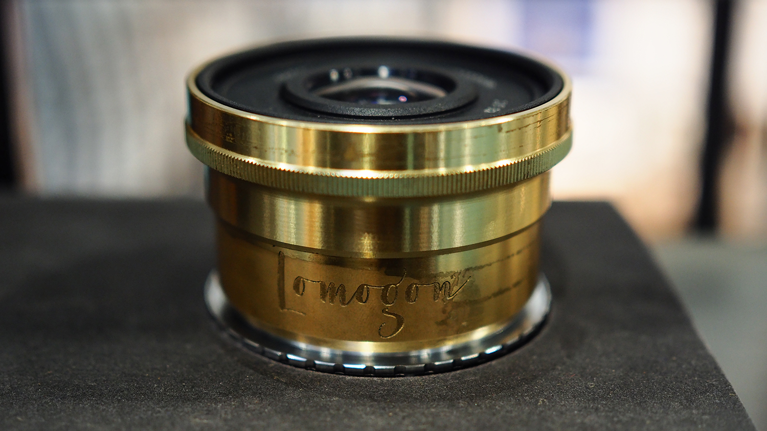Lomography Lomogon 2.5/32 Art lens debuts at TPS | Digital Camera