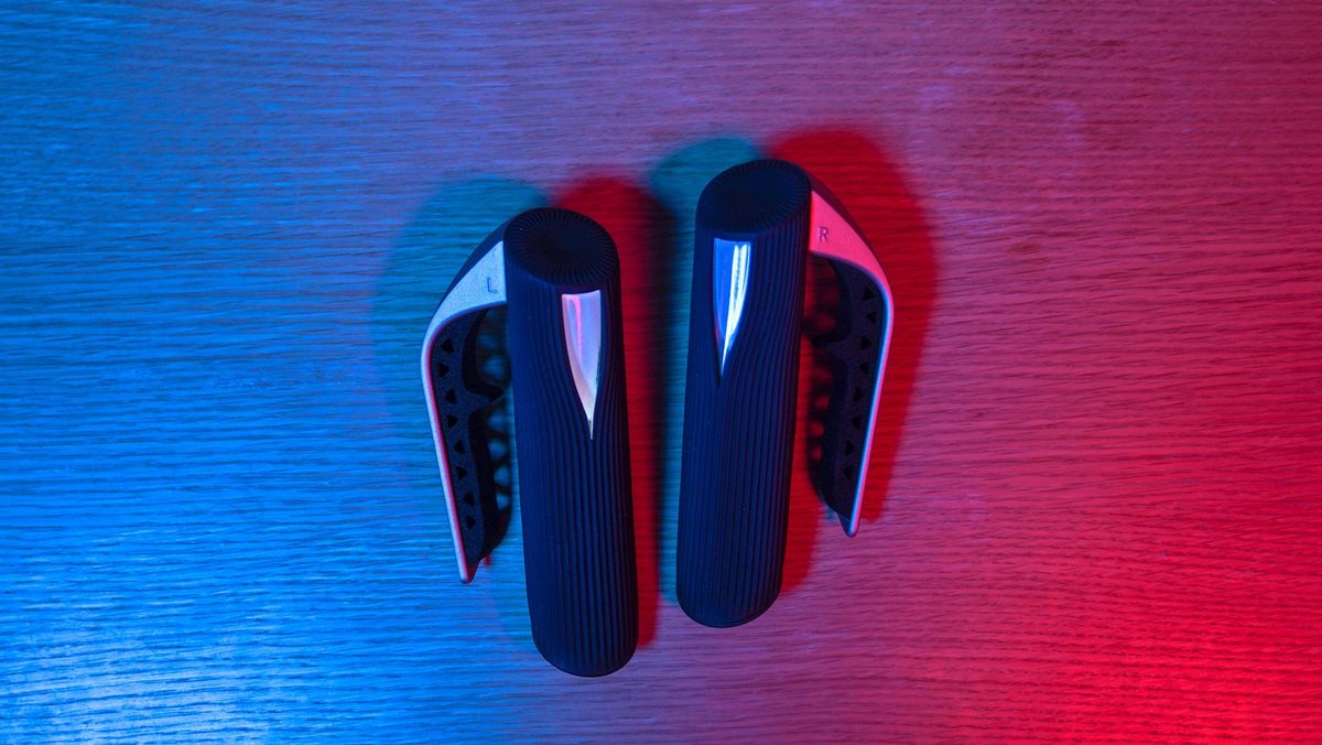 Etee VR controllers challenge Valve Index with full-finger touch