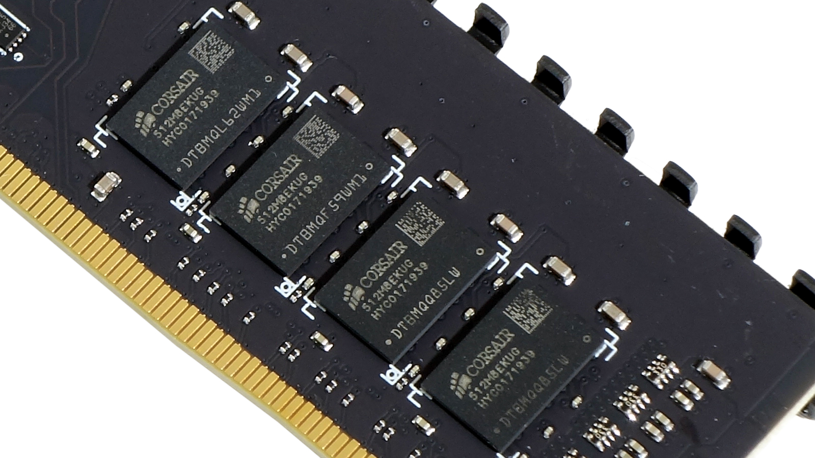 Corsair Vengeance LPX 2x8GB DDR4-2666 Kit Review: Attainable