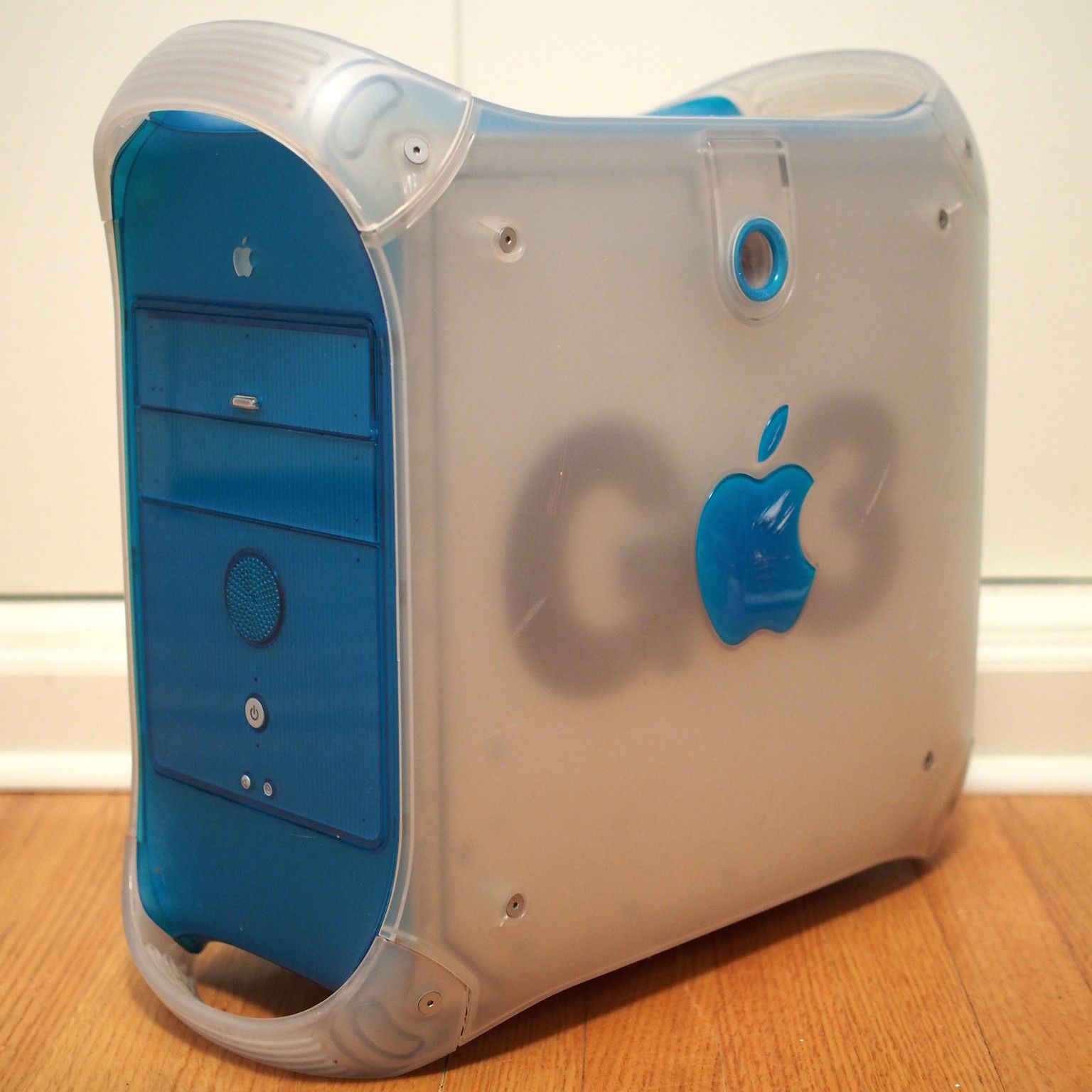 The Blue and White G3: Part Power Mac, part archetype | iMore