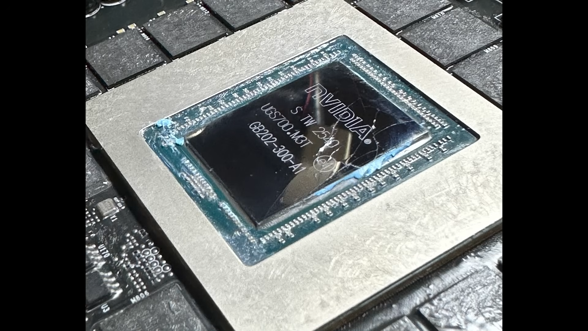 $5,000 RTX 5090 Lightning Z gets killed in extreme overclocking
