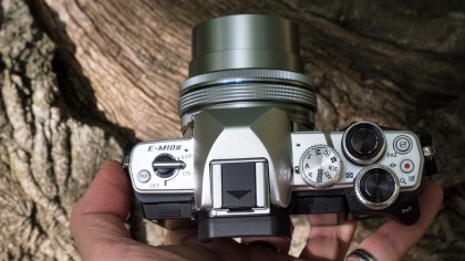 Build and handling - Olympus OM-D E-M10 Mark II review - Page 2