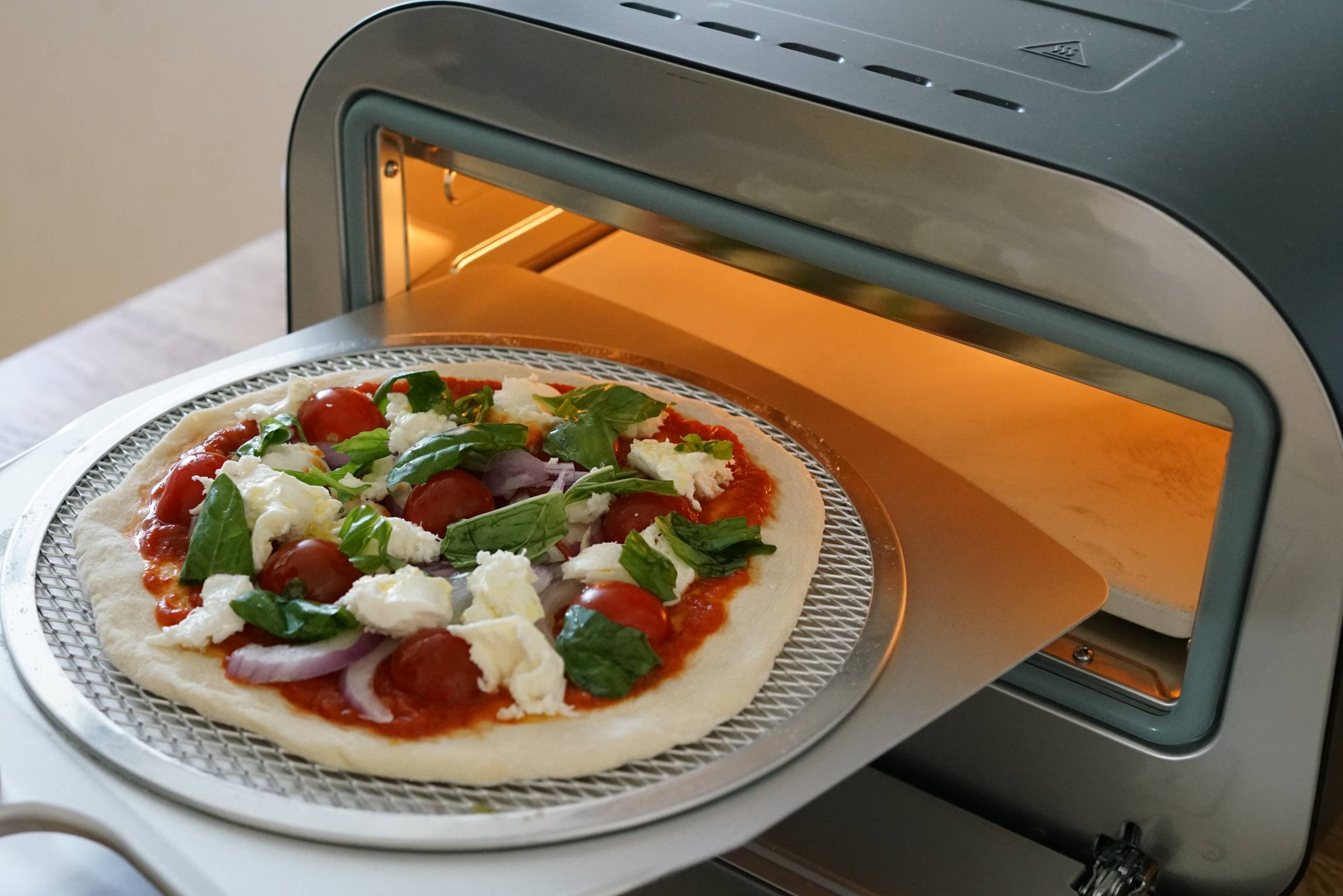 キッチンで使えるピザ窯。ENRO（エンロ）「電気式窯焼名人」が感動的