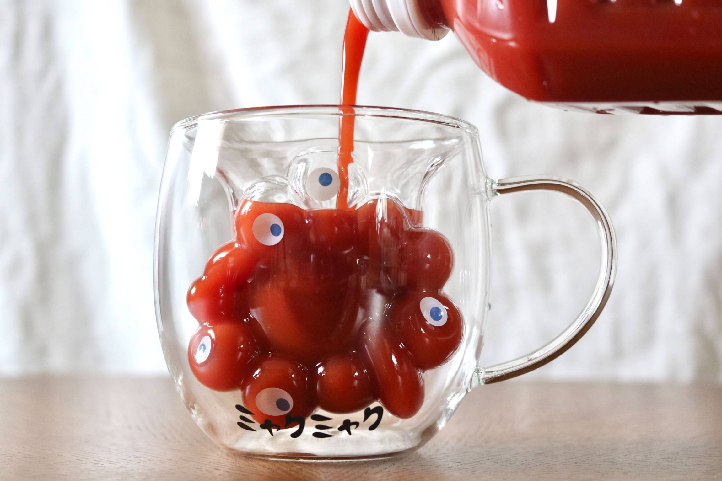 飲み物を入れるとミャクミャクが浮かび上がる！大阪・関西万博「ダブル