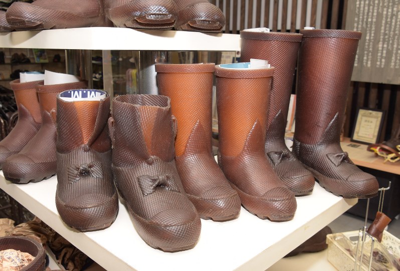 ボッコ靴：津軽の長靴復活 試行錯誤で靴店手作り 青森 | 毎日新聞