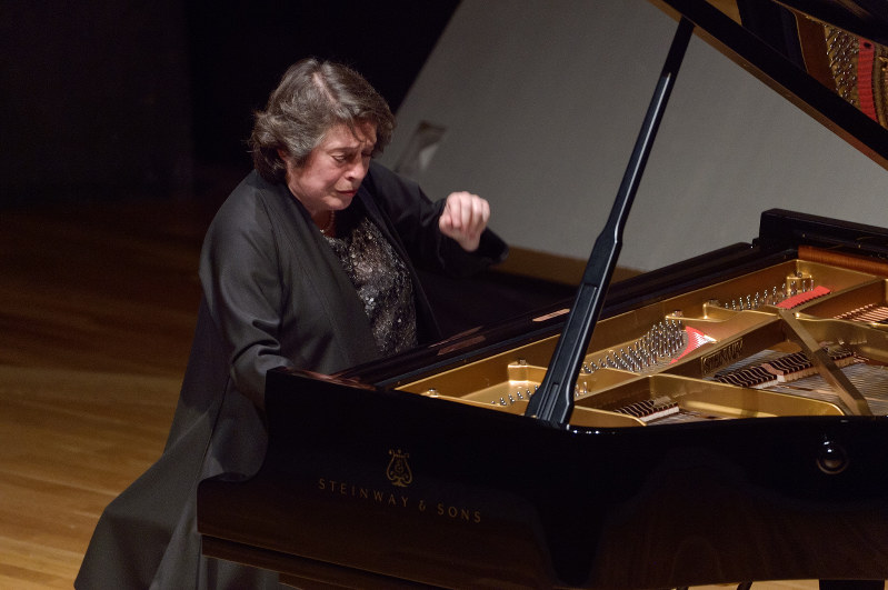 音のかなたへ：レオンスカヤ | 毎日新聞