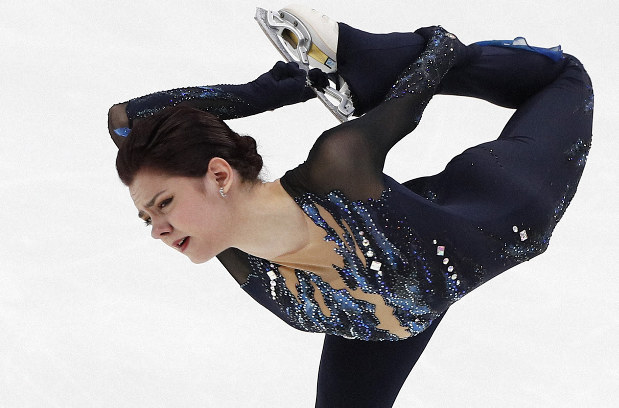 Figure skating: Medvedeva leads Trusova after Rostelecom Cup short