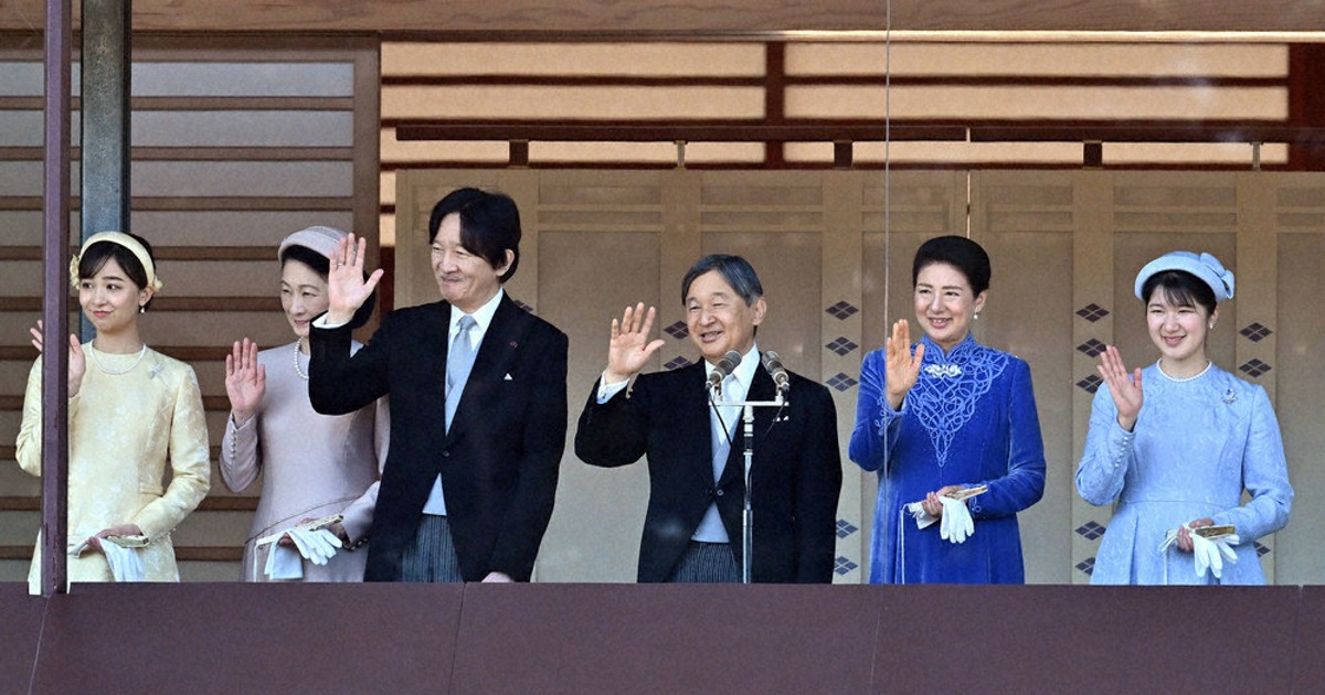 皇室：天皇陛下65歳 一般参賀2万人 「宴会の儀」5年ぶり開催 | 毎日新聞