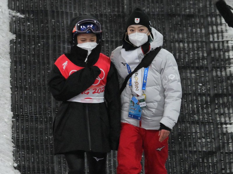 真っ黒な画面」から4年 高梨沙羅がミラノ五輪で飛ぶ理由 | 毎日新聞