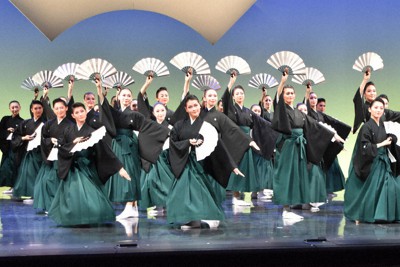 宝塚音楽学校が文化祭リハ公開 今春卒業107期生が研さん披露 | 毎日新聞